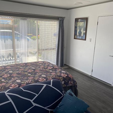 Self Contained En-Suite Private Bathroom, Private Entrance, Close To Shops & Hospital Homestay Hamilton Ngoại thất bức ảnh